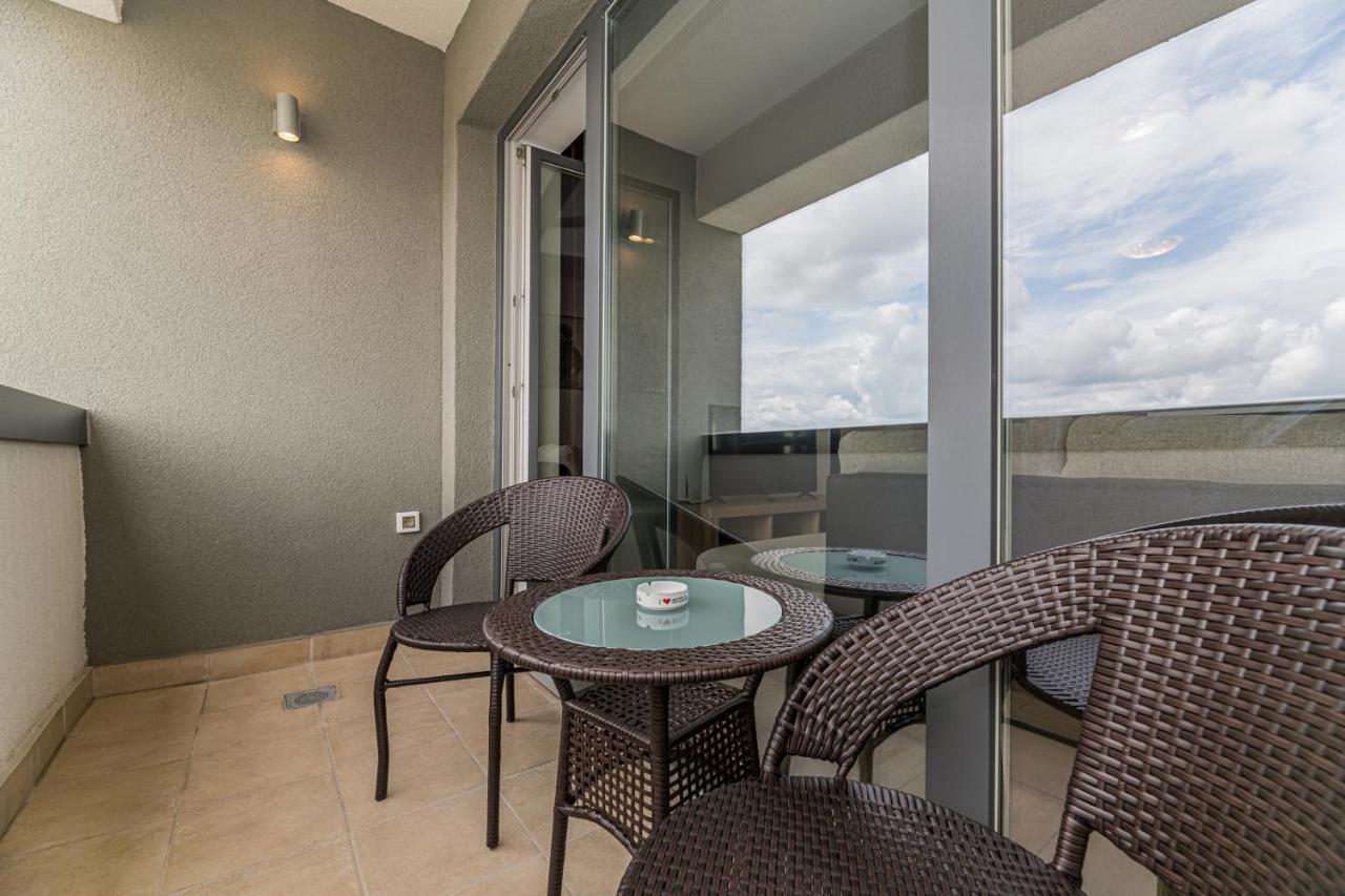Coresi Modern Apartment บราชอฟ ภายนอก รูปภาพ