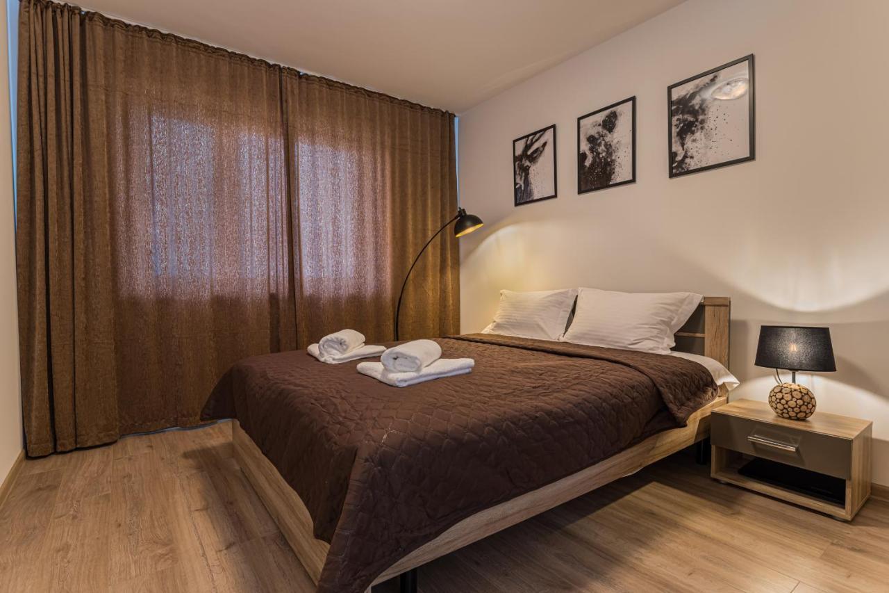 Coresi Modern Apartment บราชอฟ ภายนอก รูปภาพ